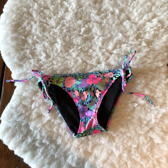 Victoria's Secret Other - Victoria’s Secret Neon Floral Bottoms